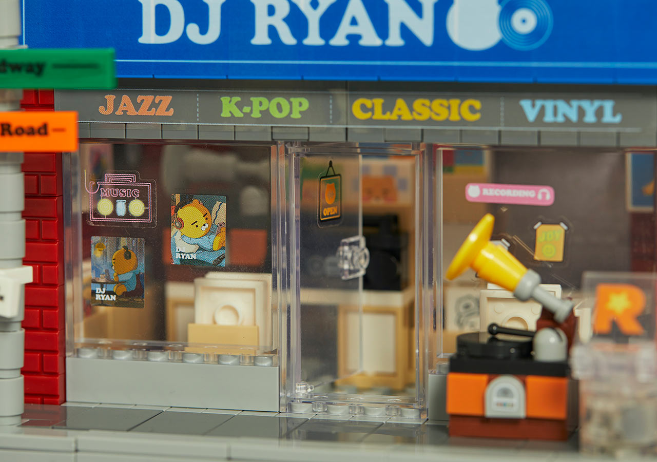 Kakao Friends Ryan Brick Figure