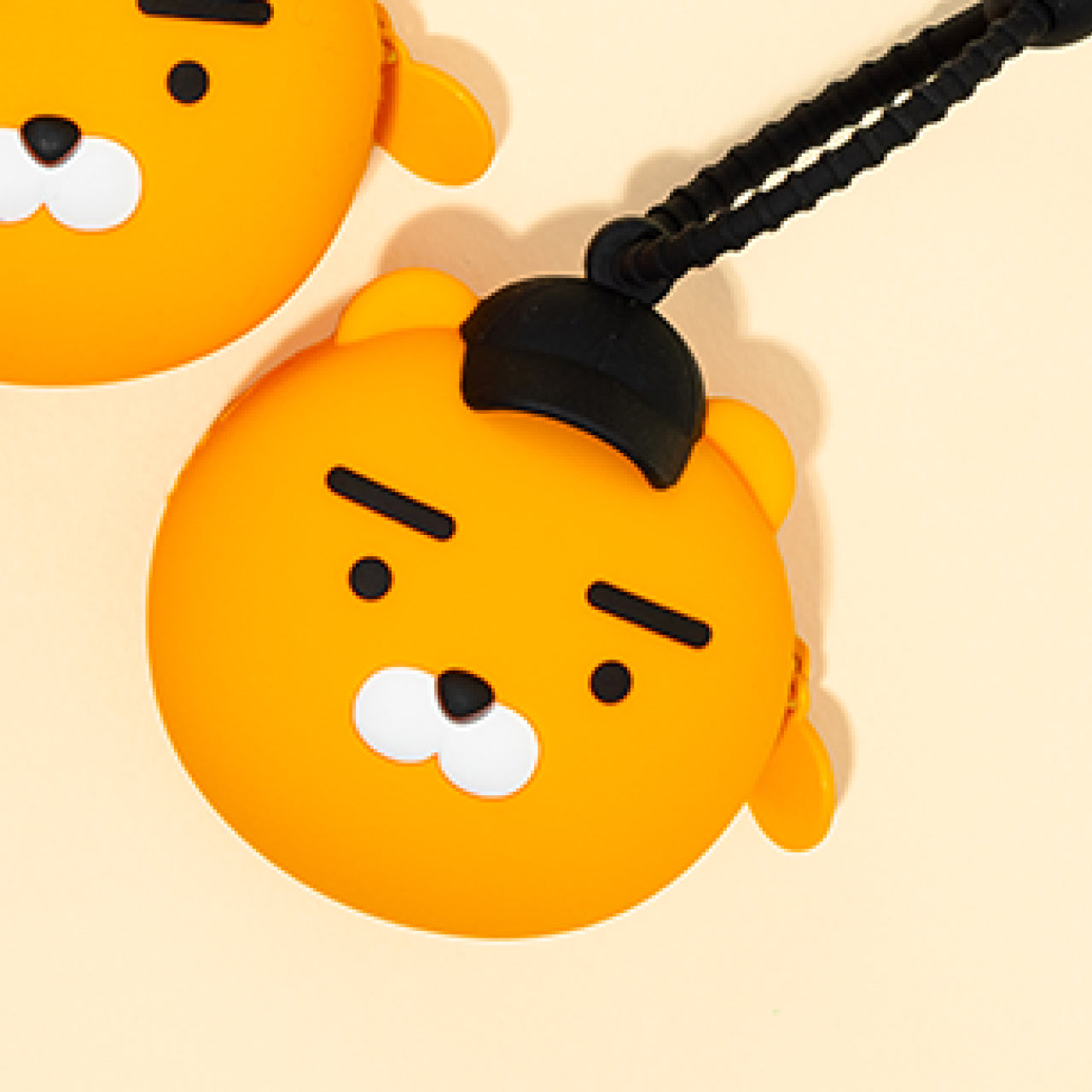 Silicone Pouch Ryan Hat(BLACK) - Official Kakao Friends merchandise | Koolseoul