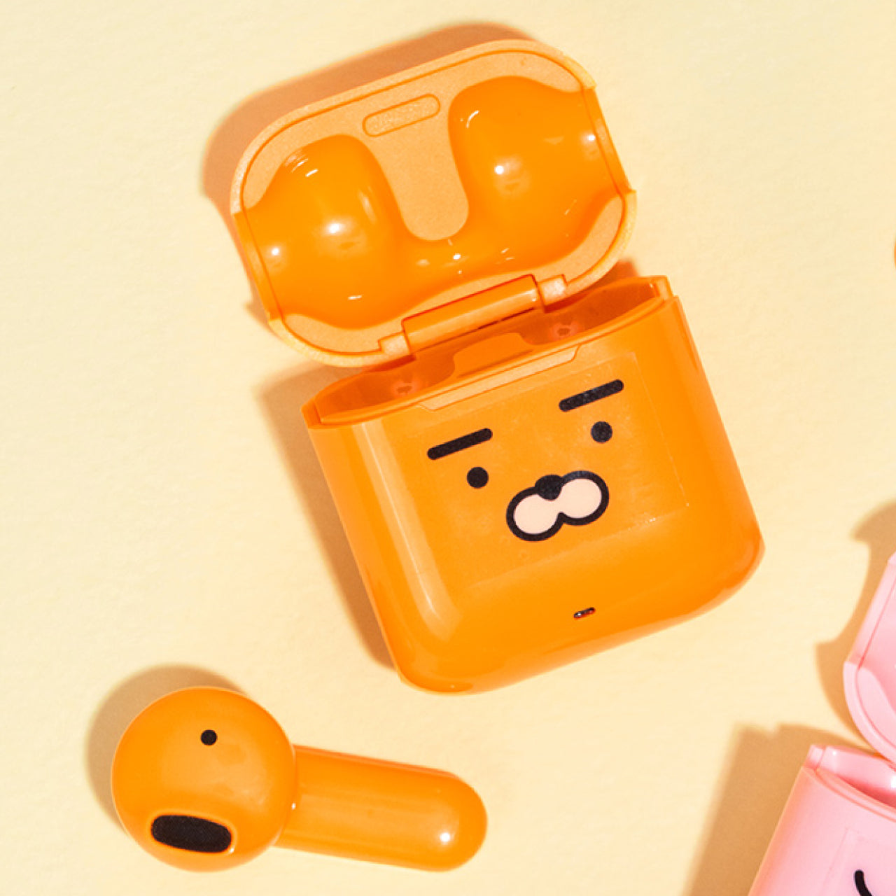 Mini TWS Ryan Headphones - Official Kakao Friends merchandise | Koolseoul