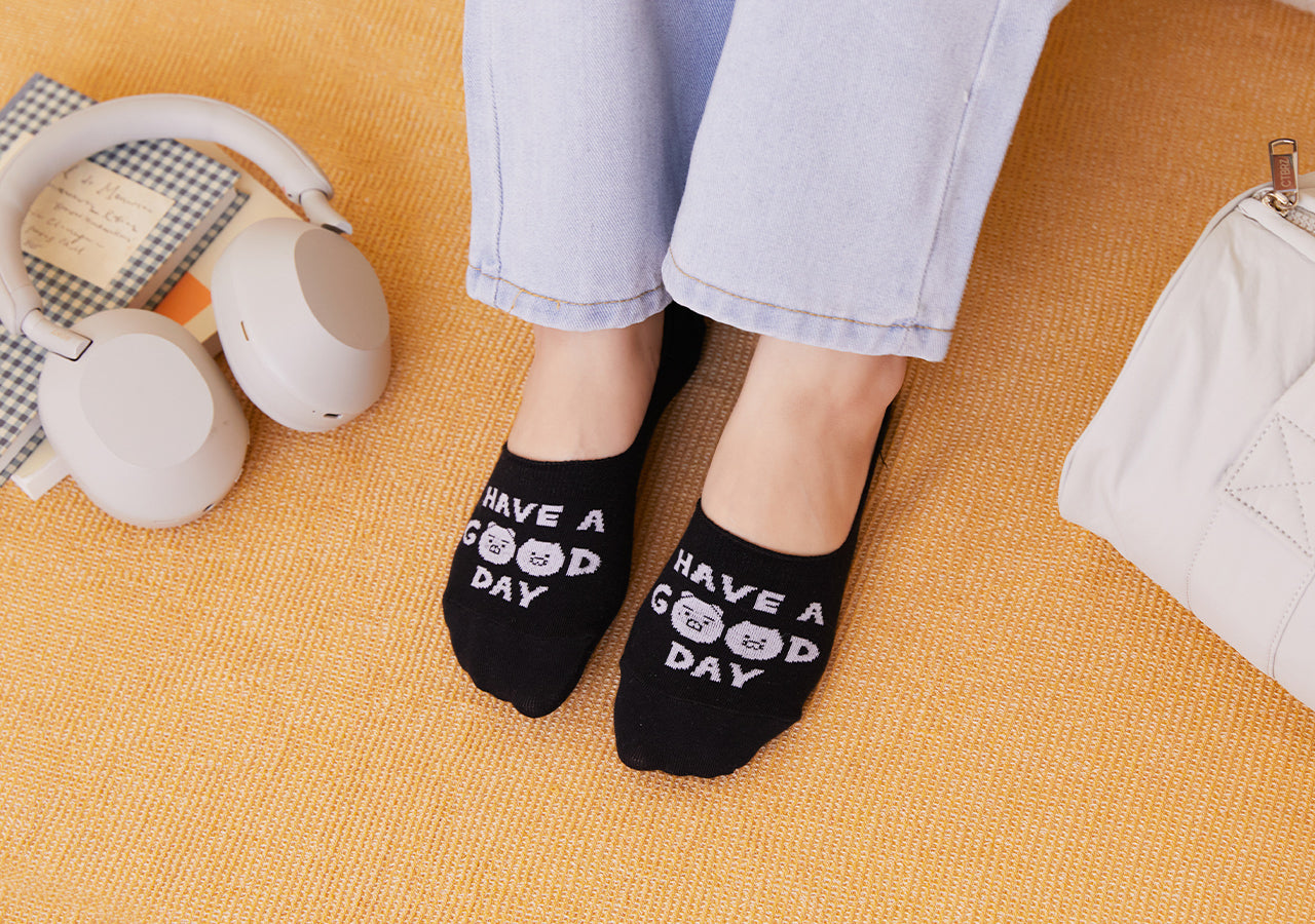 Black Ryan&Chunsik Socks - Official Kakao Friends merchandise | Koolseoul
