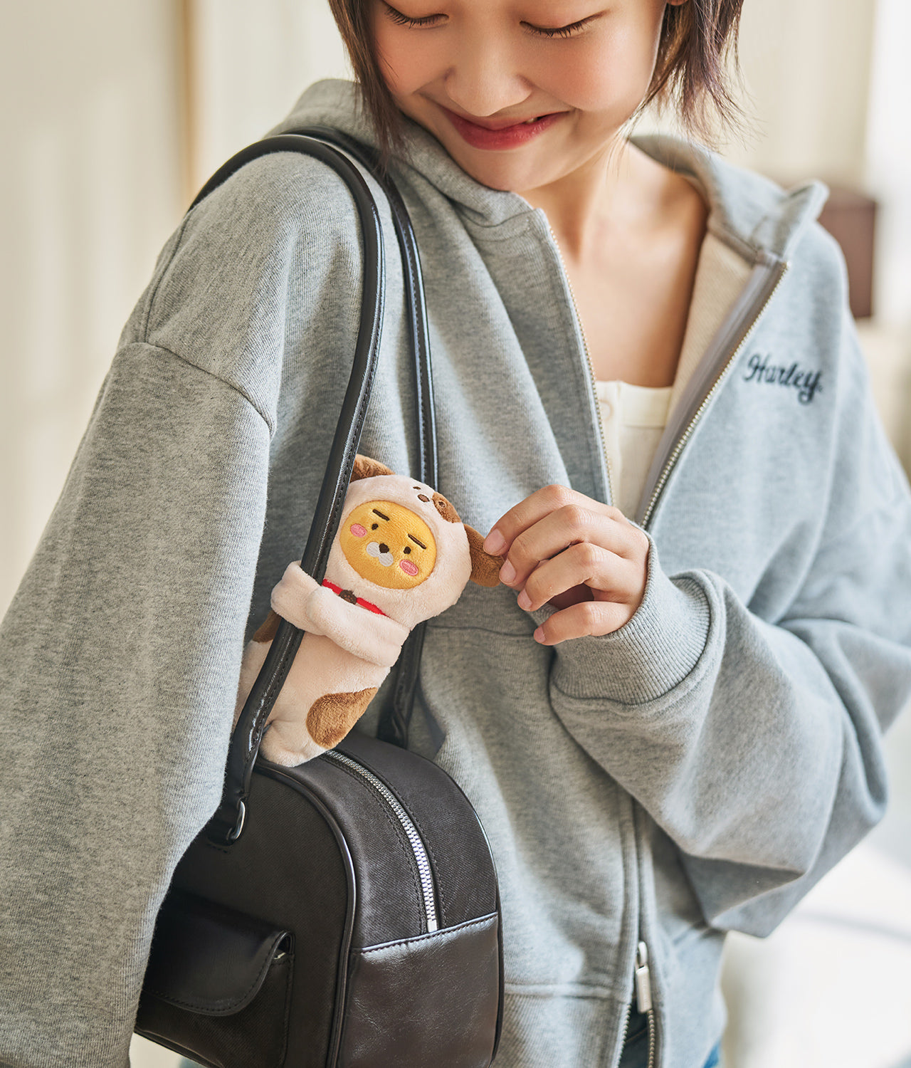 Pouch Ryan Accessoire Audio - Authentic Kakao Friends from Korea | Koolseoul