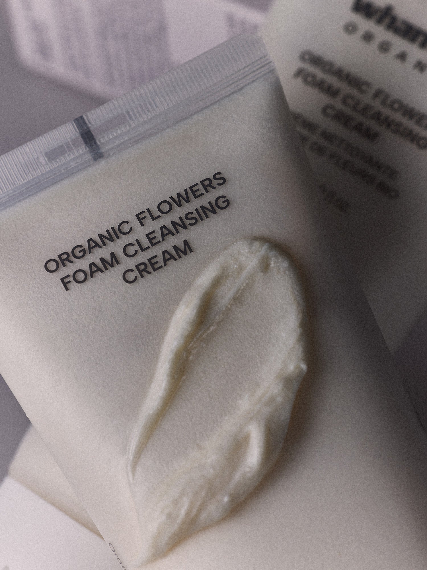 WHAMISA Organic Flowers Foam Cleansing Cream