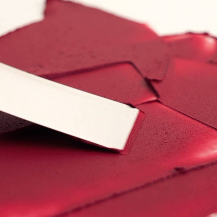 BANILA CO New Sheer Velvet Veil Tint swatch showing rich and creamy texture in a vibrant shade, perfect for a smooth lip finish.
