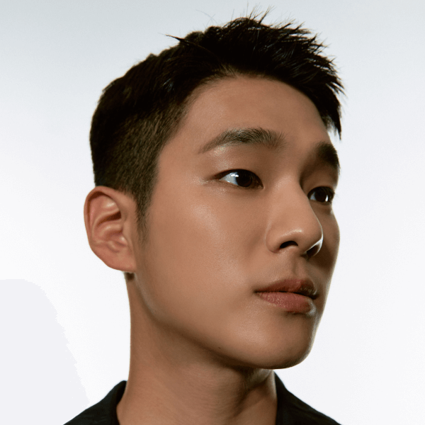 B.READY Pride Up Eyeshadow on Korean gentleman model, subtle neutral eye look by Gentleman Korea for men