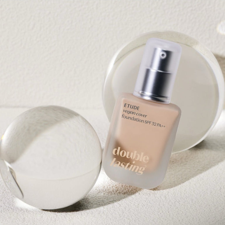 ETUDE Double Lasting Vegan Cover Foundation 30g bottle with elegant packaging and SPF 32 protection for flawless skin coverage.