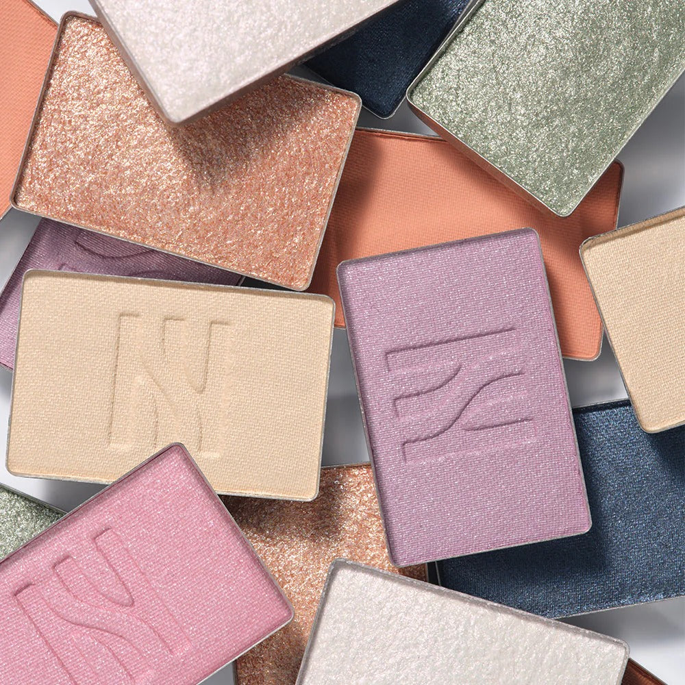 HERA Quad Eye Color palette showcasing a variety of shimmering shades for versatile eye looks