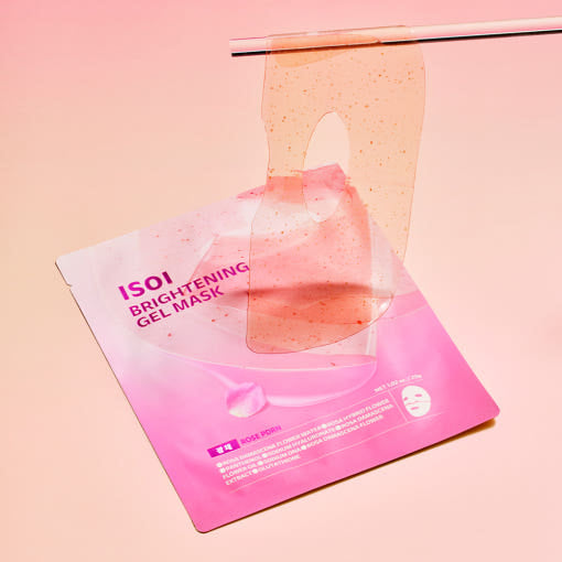 ISOI Brightening Gel Mask 29g 1 sheet, 5 pieces on a pink background, packaging and gel sheet showing vibrant color and texture.