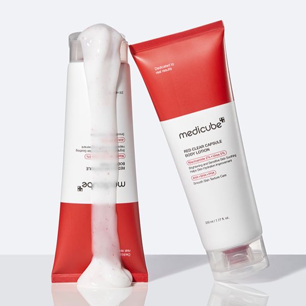 MEDICUBE Red Clear Capsule Body Lotion 230ml displayed with lotion flowing from the bottle