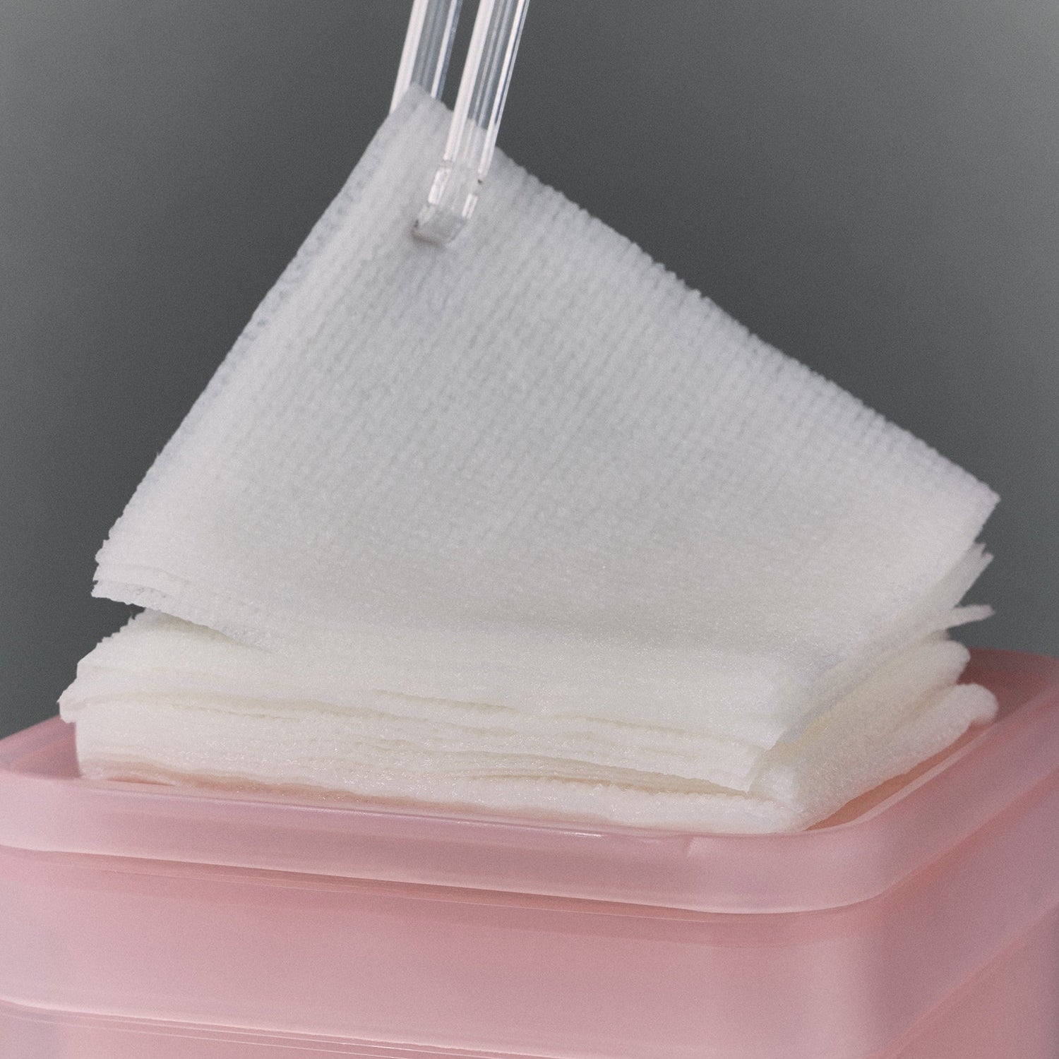 WHAMISA Organic Flowers One-Step Cleansing Milk Pad