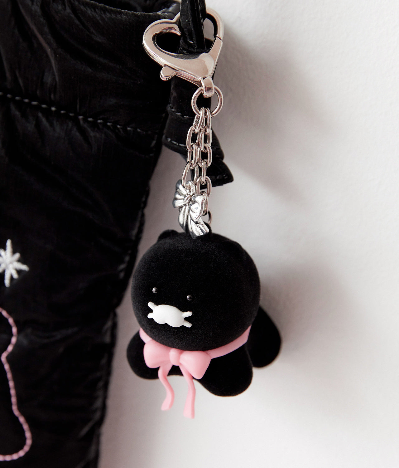 Black Figurine Keychain Chunsik - Official Kakao Friends merchandise | Koolseoul