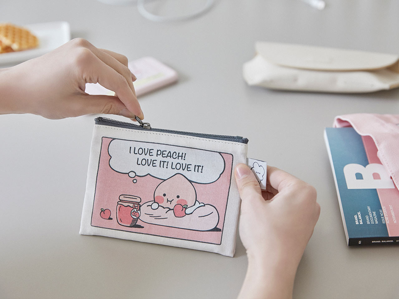 MiniPochette Apeach Pouch - Official Kakao Friends merchandise | Koolseoul
