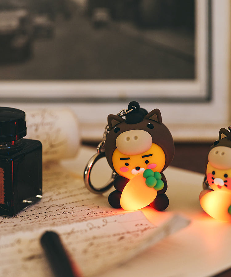 LED Figurine Keychain Chunsik - Korean kawaii Kakao Friends | Koolseoul
