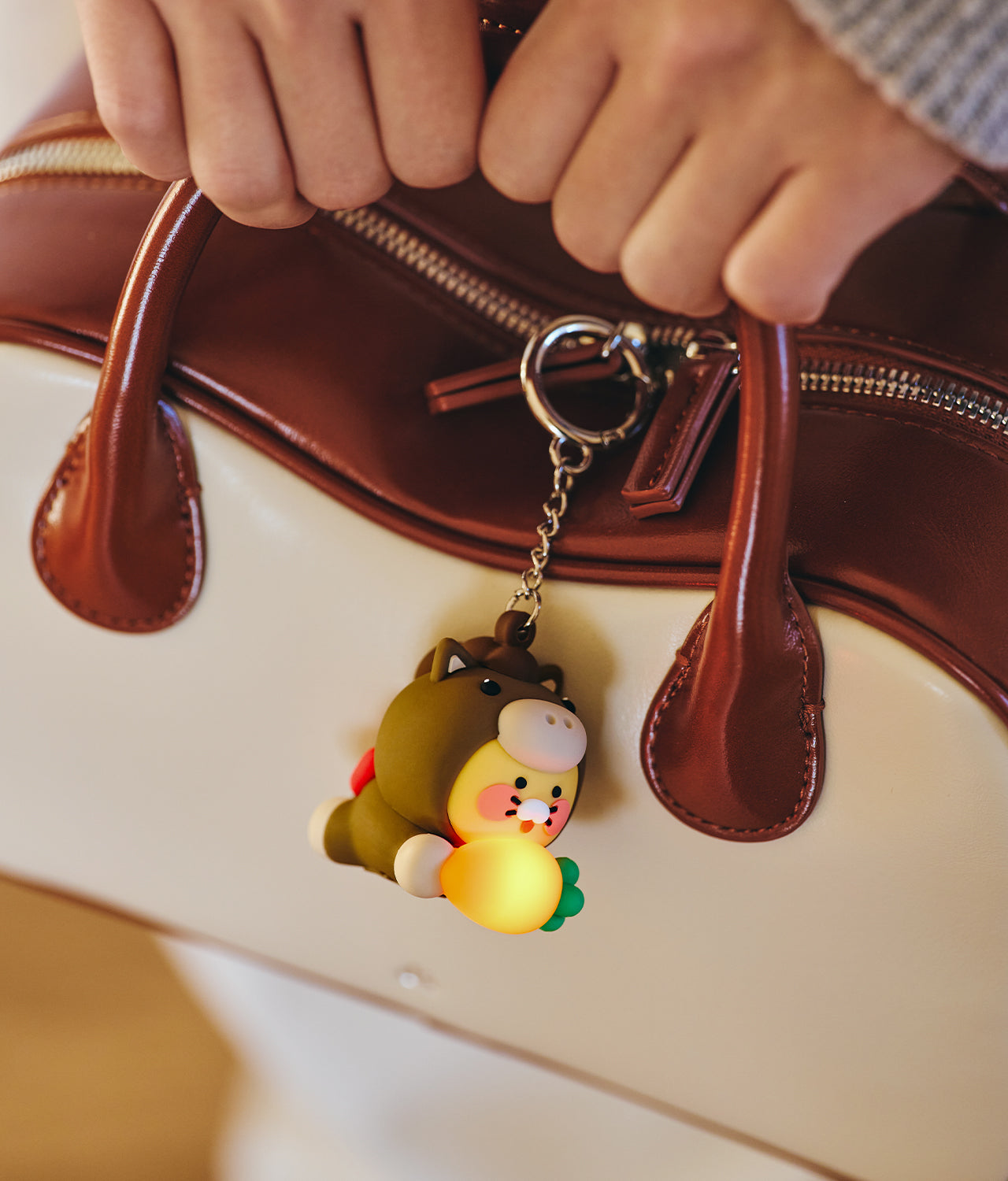 LED Figurine Keychain Chunsik - Korean kawaii Kakao Friends | Koolseoul
