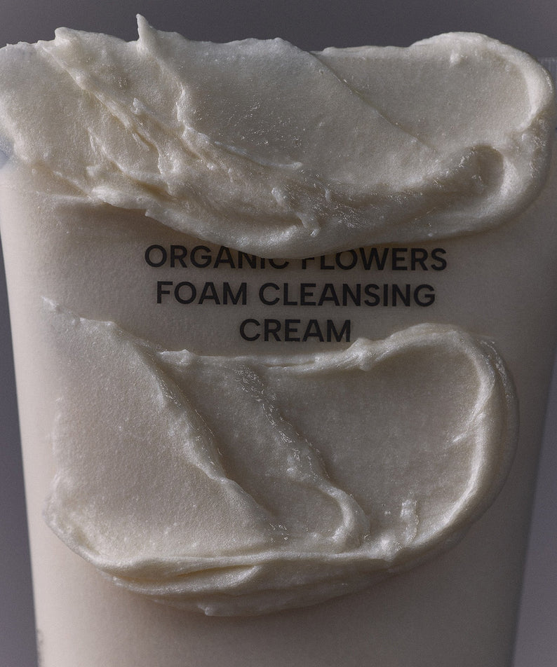WHAMISA Organic Flowers Foam Cleansing Cream