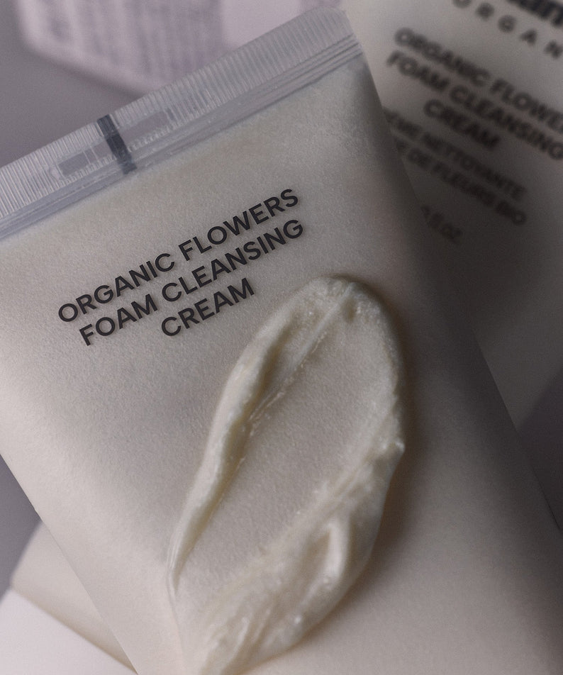 WHAMISA Organic Flowers Foam Cleansing Cream