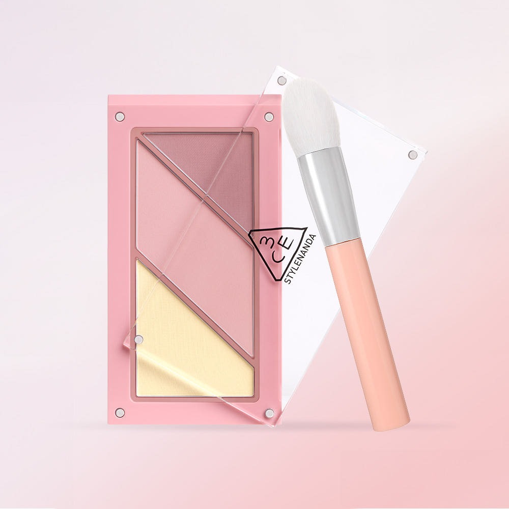 3CE Layer It All Blush Palette 10.5g with blending brush in pink and peach hues.