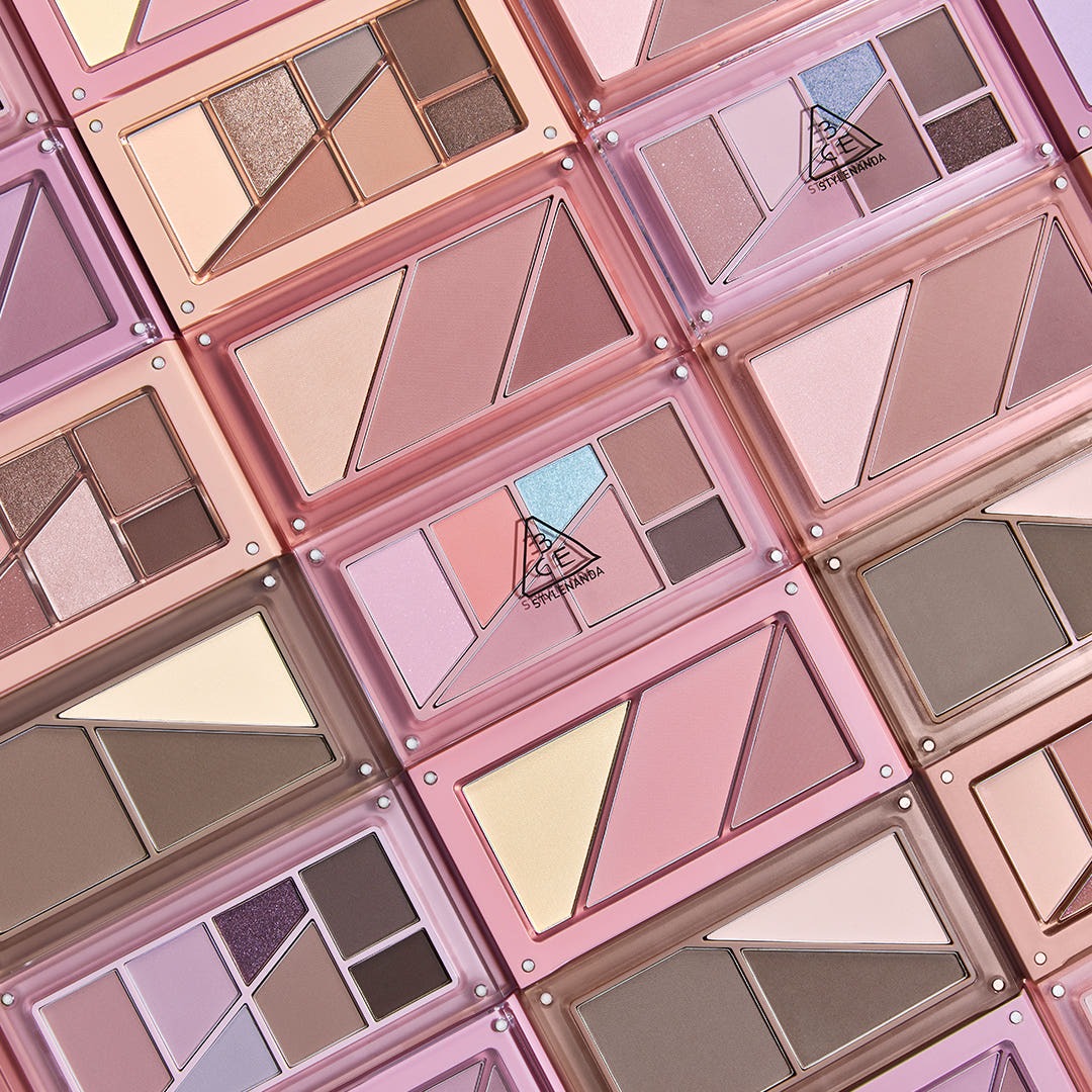 Display of 3CE Layer It All Contour Palette 9.5g showcasing various shades and palette designs.