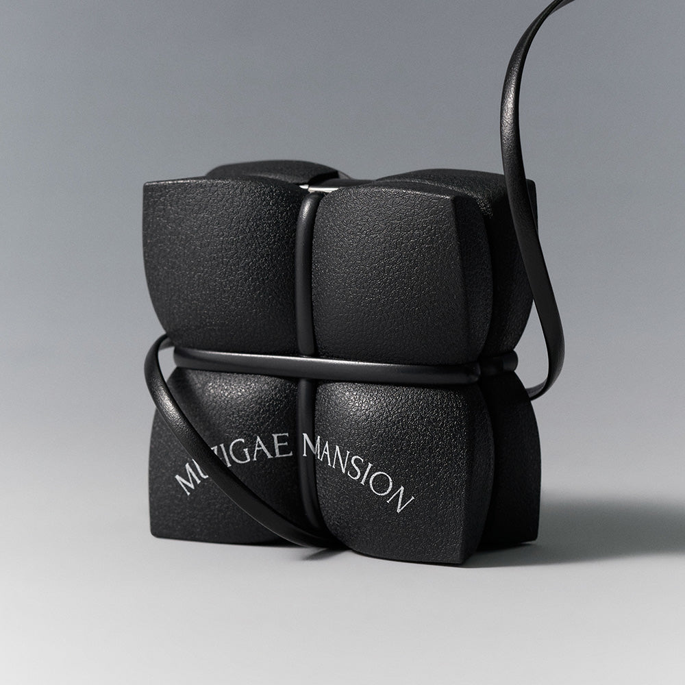 MUZIGAE MANSION Slick Matte Cushion