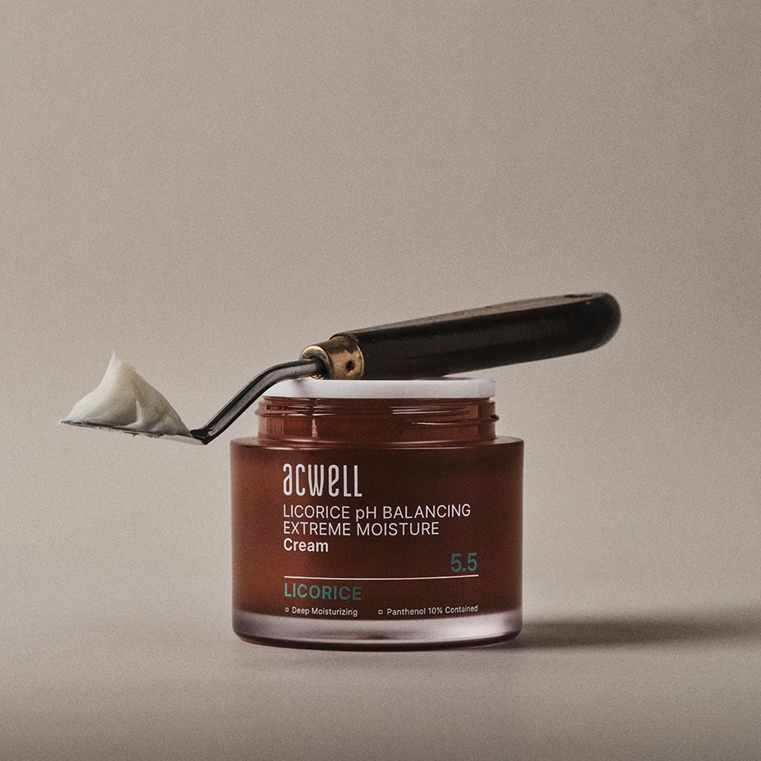 ACWELL Licorice pH Balancing Extreme Moisture Cream 55ml jar with applicator showcasing rich cream texture