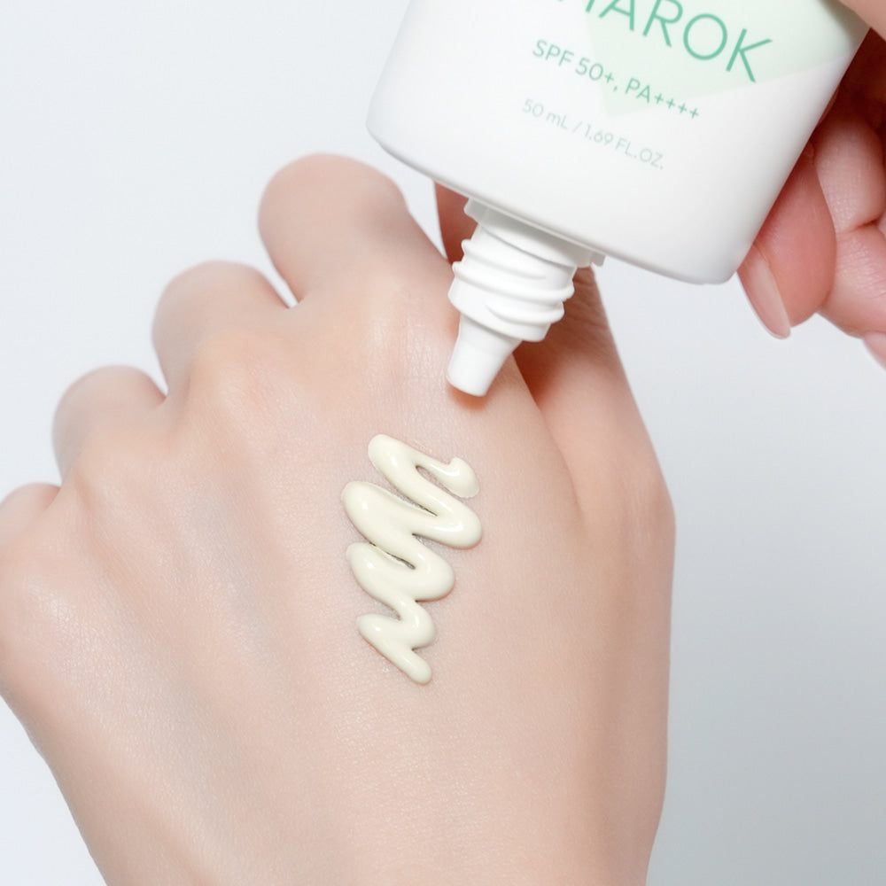 AMELI Complement Series Charok Filter 50ml applied on hand for skincare demonstration