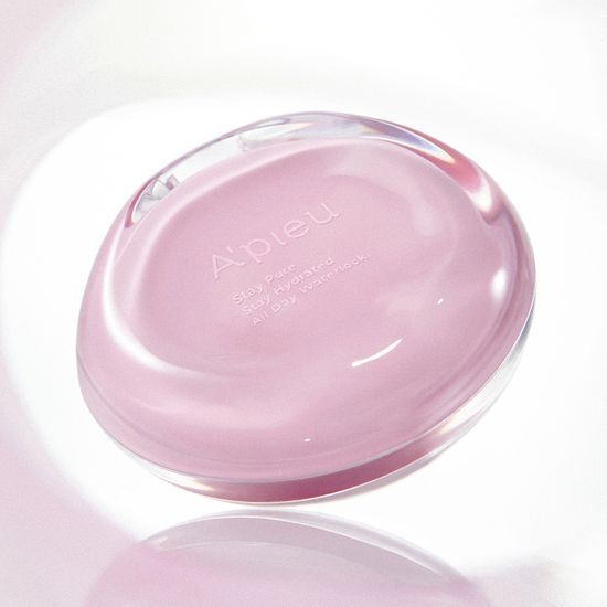 A'PIEU Waterlock Comfort Veil Cushion 15g in pink compact case for dewy skin finish.