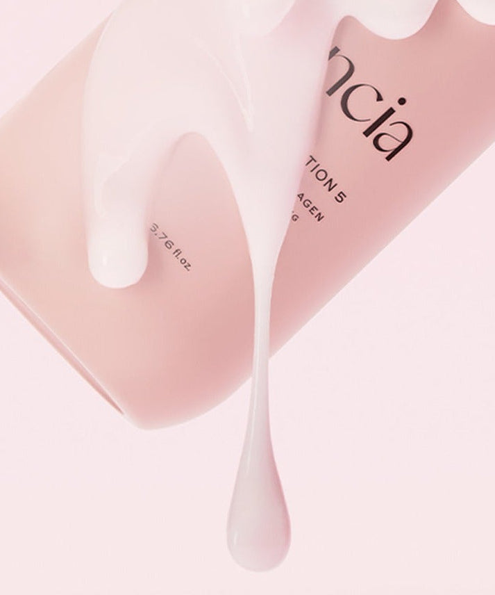 ARENCIA Red Smoothie Lotion 5 200ml bottle with lotion pouring out against a pink background