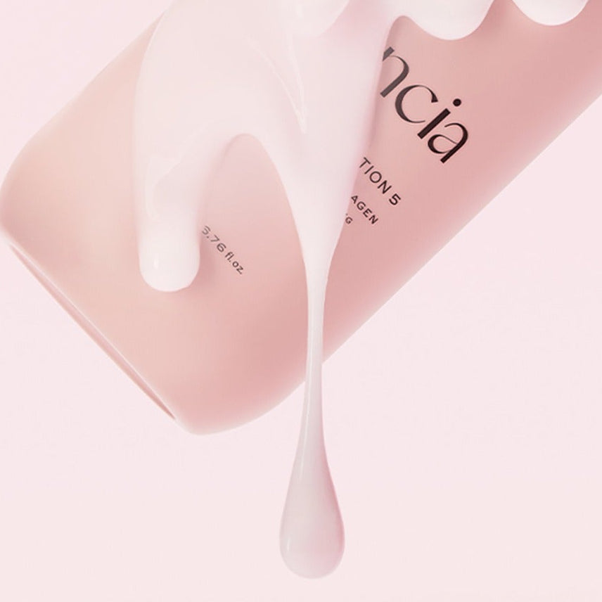 ARENCIA Red Smoothie Lotion 5 200ml bottle with lotion pouring out against a pink background