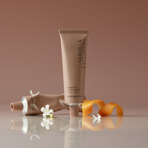 アロマティカ エンブレイス ネロリ＆パチョリ ハンドクリーム 30ml