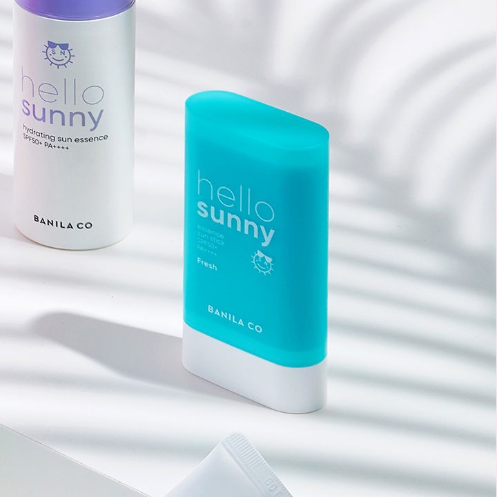 BANILACO Hello Sunny Essence Sun Stick Fresh SPF50+PA++++ in turquoise packaging on display