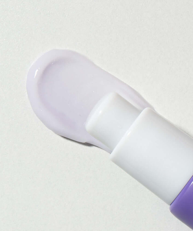 Texture of the BARULAB Bakuchiol Peptide Wrinkle Eye Serum 30ml with applicator showing creamy consistency.