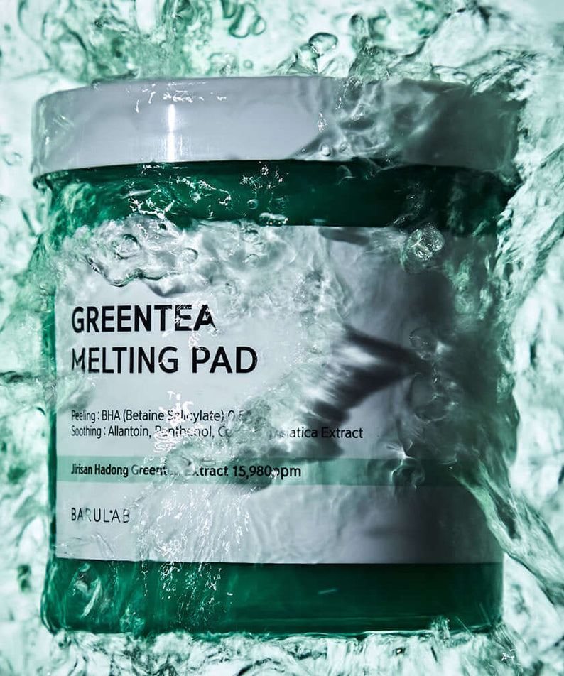 BARULAB Green Tea Melting Pad surrounded by water splash