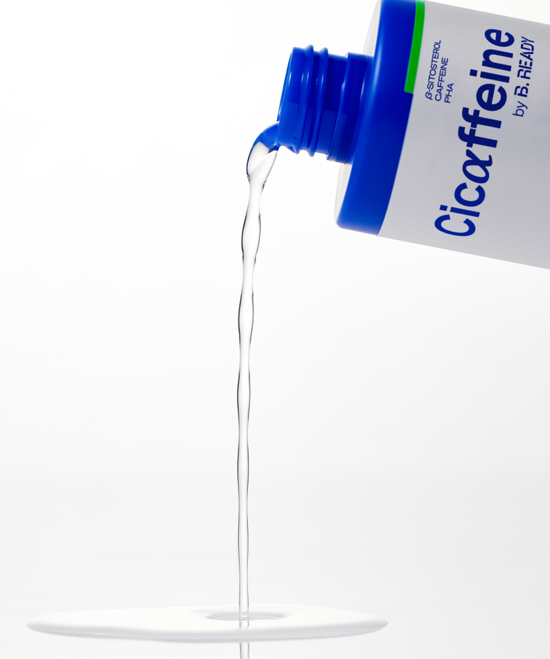 BE.READY Cicaffeine Trouble Reset Toner 250ml pouring clear toner liquid from blue bottle - Gentleman Korea Korean men's skincare product