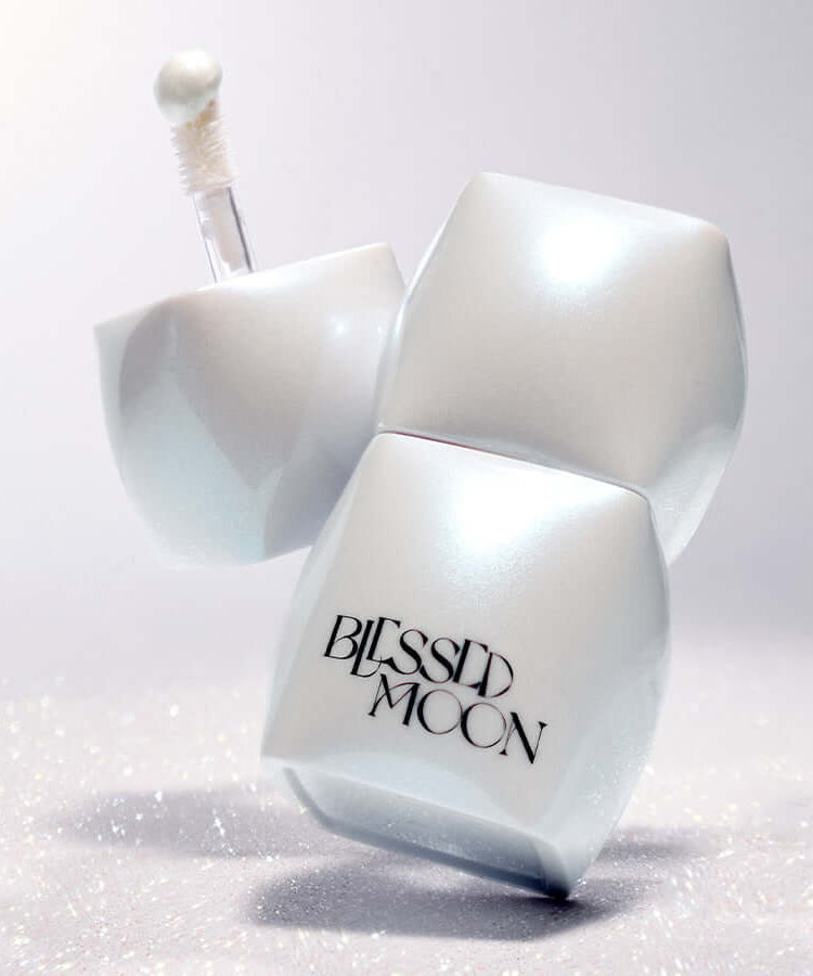BLESSED MOON Veil Melting Glass Highlighter in elegant white packaging