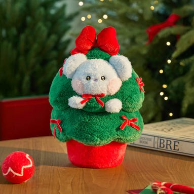 Peluche BT21 Minini Petit Holiday Tree avec décorations festives, parfait pour la saison des fêtes.