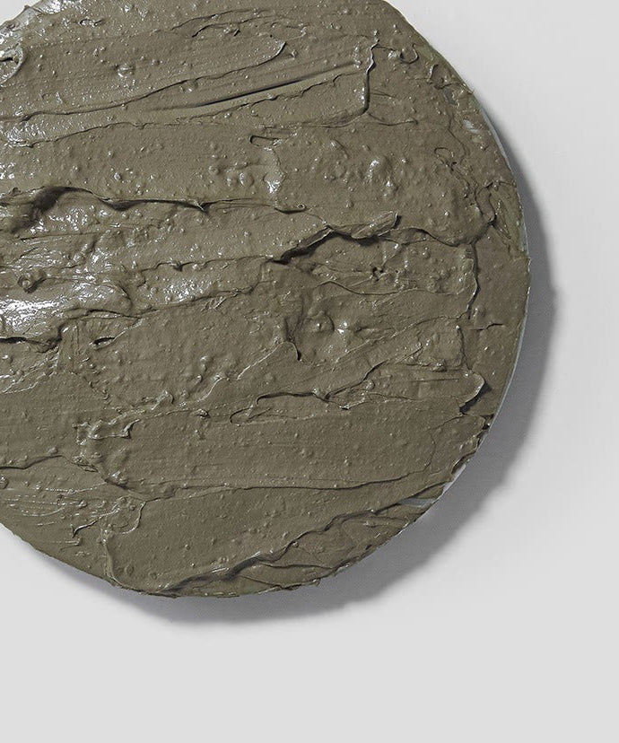 Texture of CELIMAX The Real Noni Refresh Clay Mask 120g showing smooth and creamy consistency.
