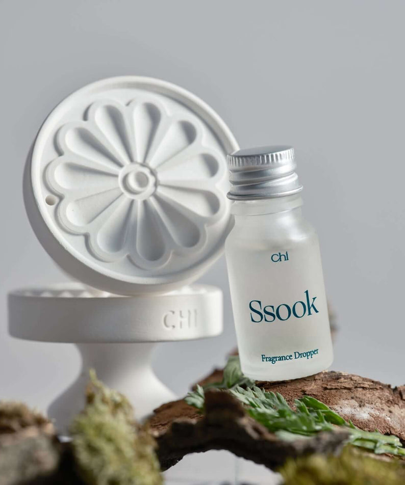Image of CHWI (CHI) Diffuser & Dropper Set showcasing a decorative diffuser and a fragrance dropper bottle labeled 'Ssook'