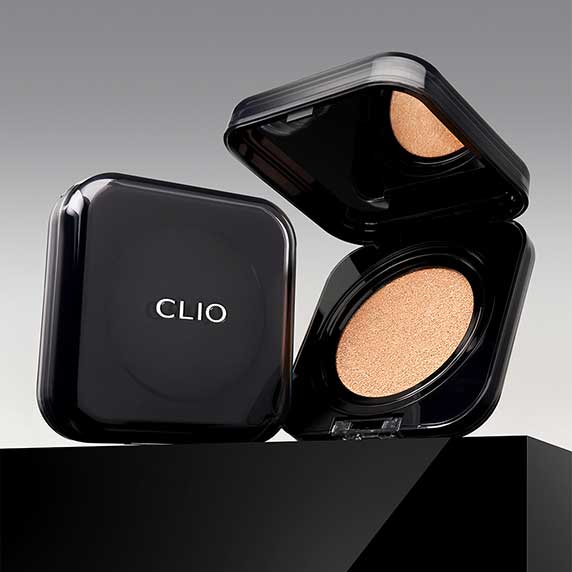 CLIO Kill Cover Founwear Cushion Set (Products+Refill) on display with stylish black compact design and open cushion for makeup application.