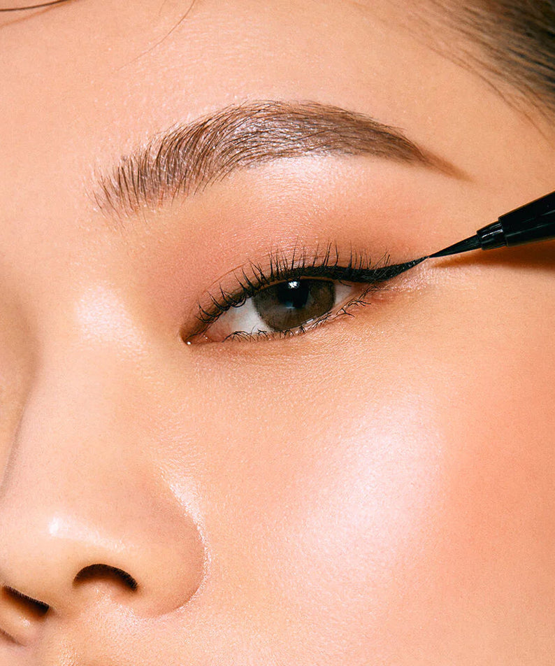 Clio Superproof Brush Liner