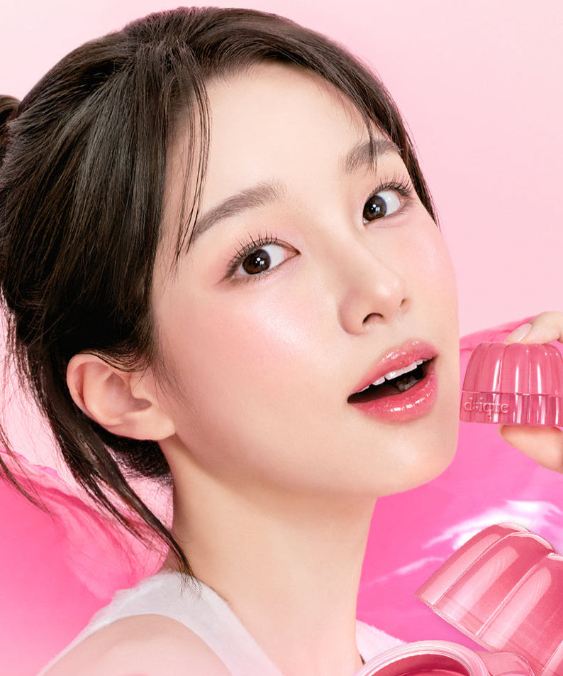 Model showcasing DASIQUE Chewing Glow Pot with a glowing complexion, emphasizing beauty and radiance.