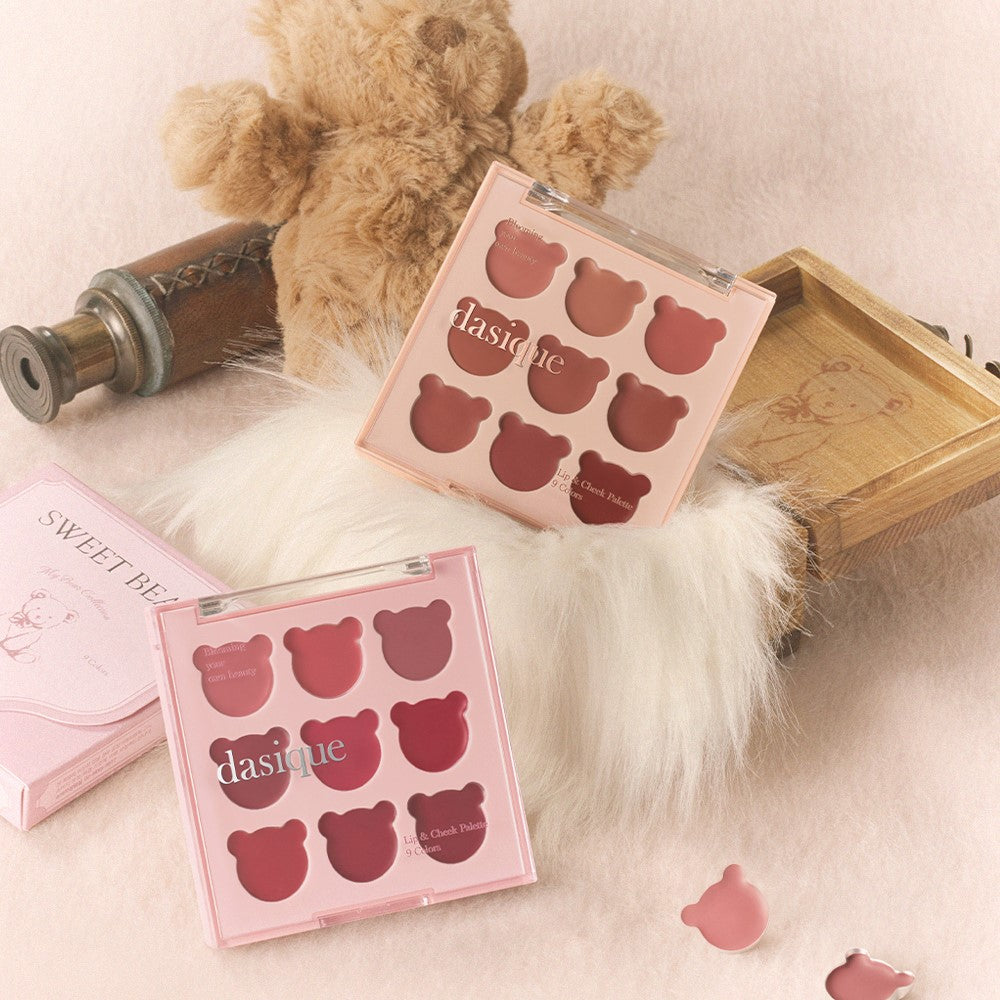 DASIQUE Mood Painting Lip&Cheek #05 #06 My Bear Collection makeup palette featuring bear-shaped blushes and soft pink shades.