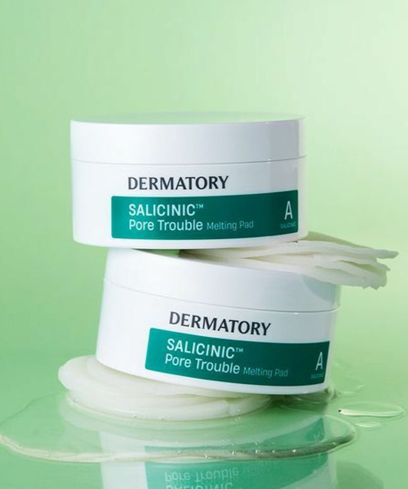 DERMATORY Salicinic Pore Trouble Melting Pad 30 Sheets stacked with pads on green background