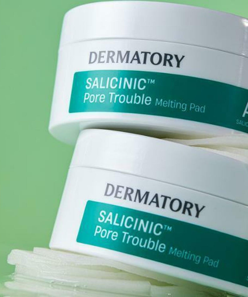 DERMATORY Salicinic Pore Trouble Melting Pad 30 Sheets on display with green background