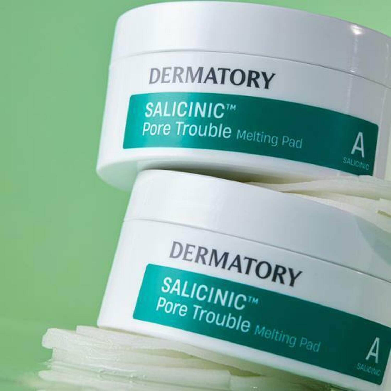 DERMATORY Salicinic Pore Trouble Melting Pad 30 Sheets on display with green background