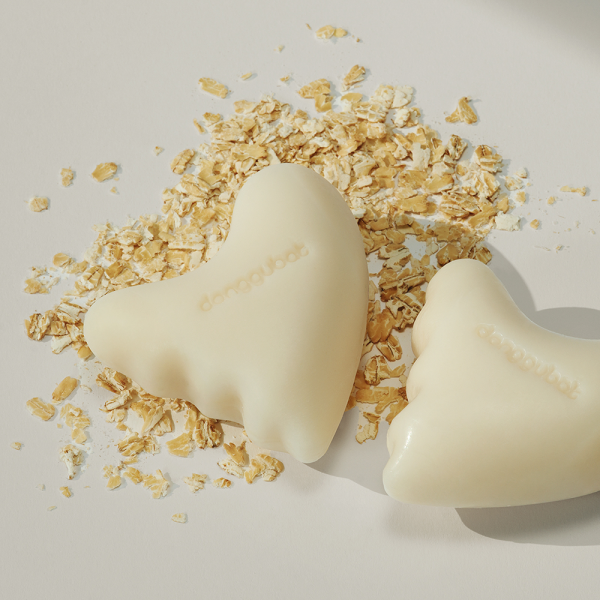 Heart-shaped soaps with oats, featuring "donggubat" imprint, representing DONGGUBAT Gwalsa Therapy Milky Cleanser Oat 110g.