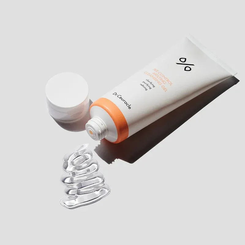 Image of DR.CEURACLE 5 Alpha Control Melting Cleansing Gel 150ml tube with gel texture displayed beside it.