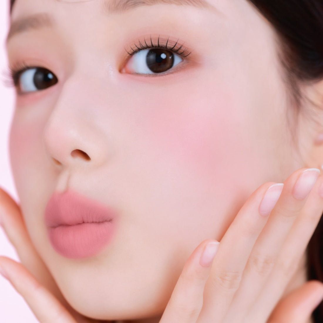 Close-up of a model using ETUDE Poyong Eye Maker for enhanced eyelashes and eye makeup