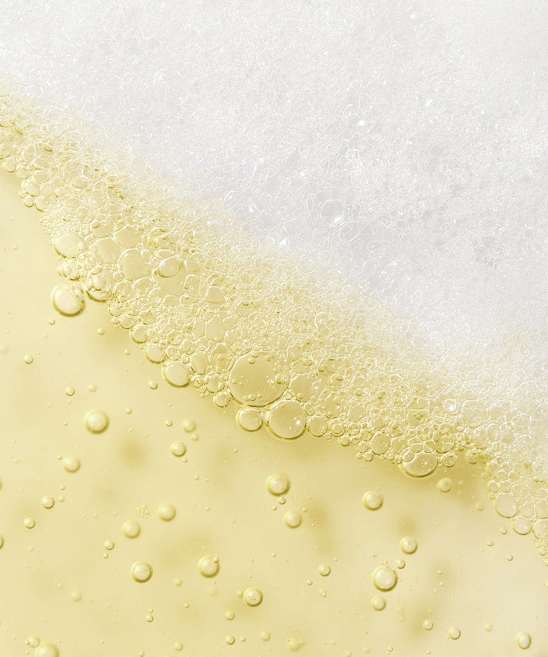 Bubbles and foam texture of FULLY Lemon Vita Bubble Serum 95ml