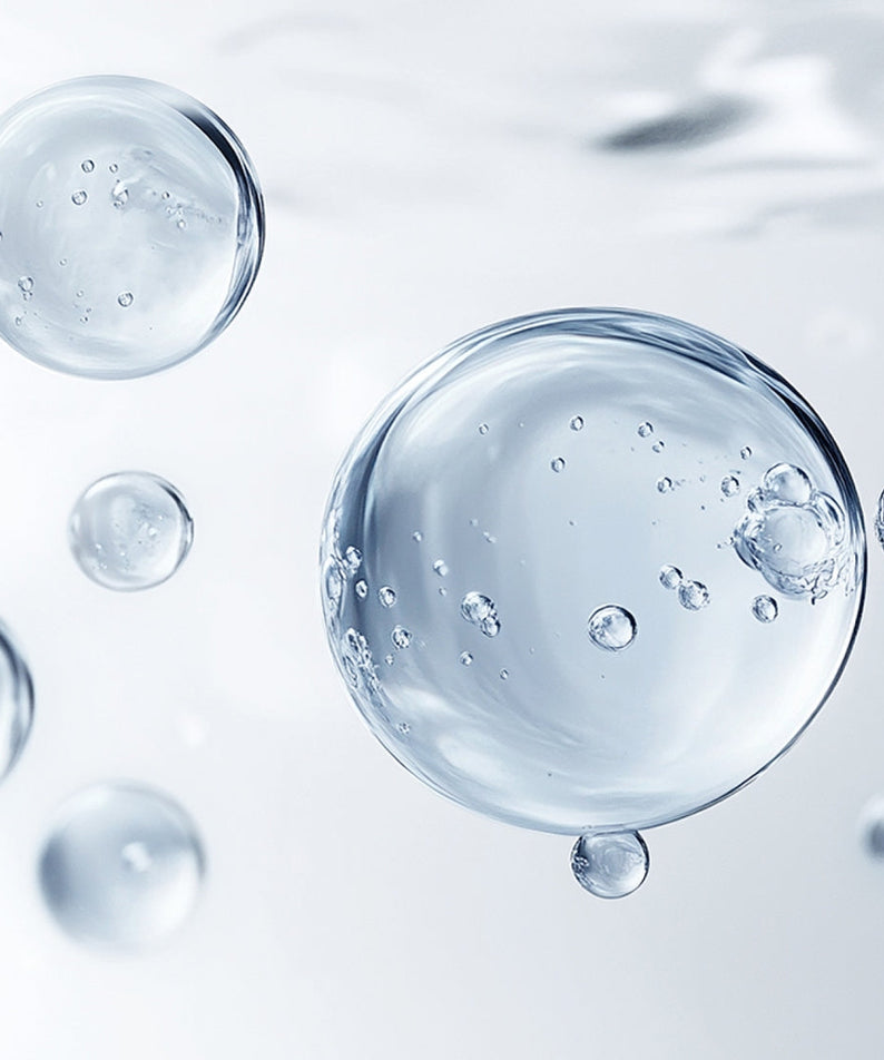 HERA Homme Blue Essence In Toner 125ml - Gentleman Korea men's hydrating essence image with clear water bubbles