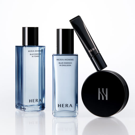 Gentleman Korea product shot of HERA Homme Blue Essence in Emulsion 110m with matching HERA Homme toner and grooming set for men