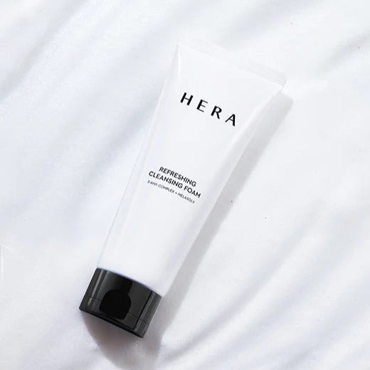HERA Refreshing Cleansing Foam 160g on white background